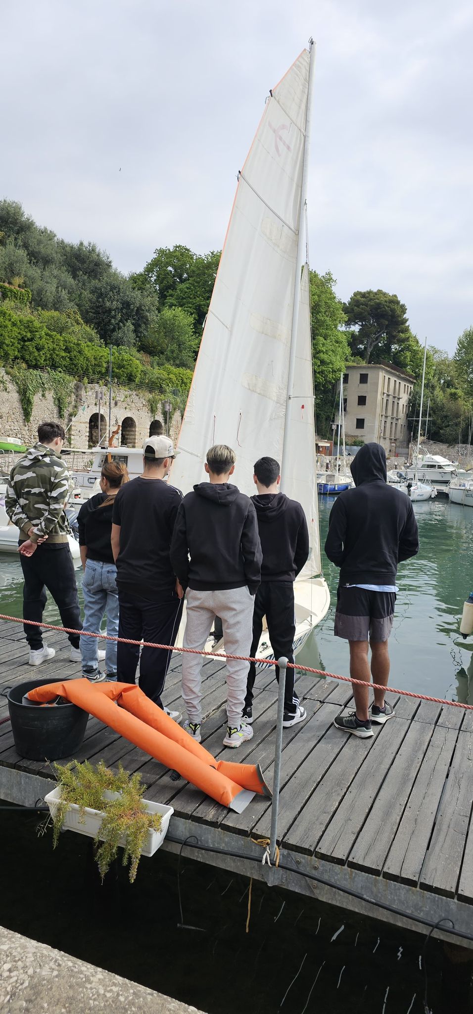 Studenti lezione vela